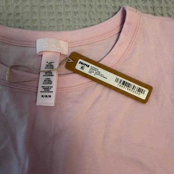Skims Boyfriend Cropped Tank Cherry Blossom NWT - Picture 3 of 4